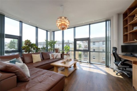 Click the photo for more details of Flat 13, Logie Green Road, Edinburgh, Midlothian