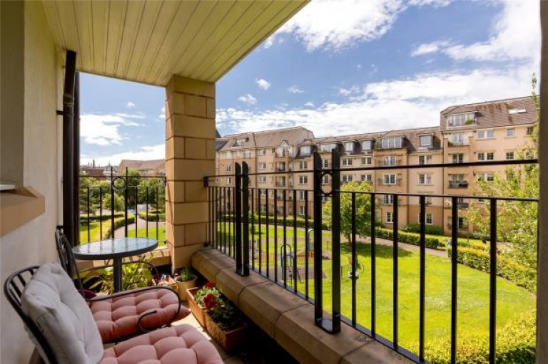 Images for Flat 11, Powderhall Rigg, Edinburgh