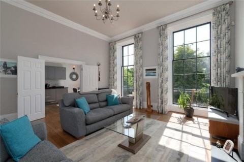 Click the photo for more details of Flat 3, Carlton Terrace, Edinburgh