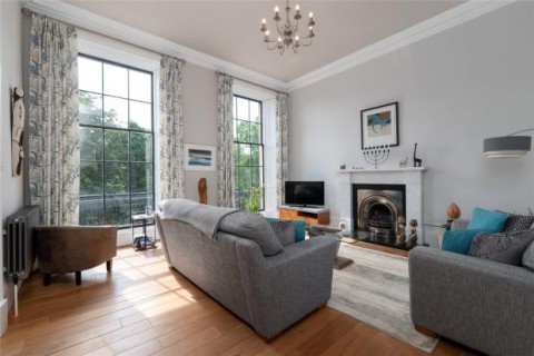 Click the photo for more details of Flat 3, Carlton Terrace, Edinburgh