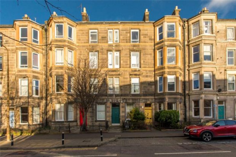 Click the photo for more details of Flat 3F1, Mcdonald Road, Edinburgh