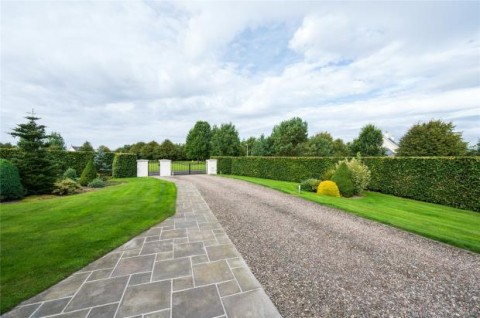 Click the photo for more details of Craignavar, Craignavar, 1 The Green, Clathymore, Perth