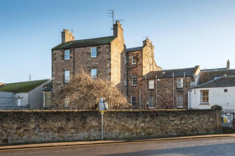 Click the photo for more details of 4B - 11 High Street, Dalkeith, Midlothian