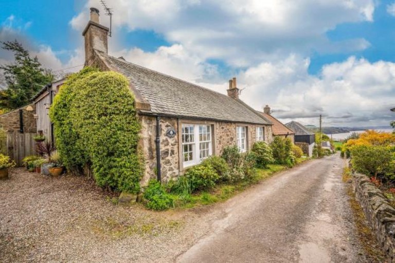 Images for Hawthorn Cottage, Kirkton of Balmerino, Newport-on-Tay