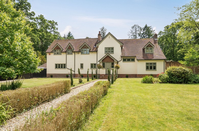 Click the photo for more details of East Wellow, Romsey, Hampshire, SO51