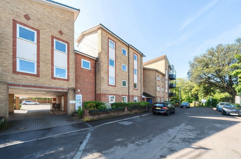View Full Details for Vespasian Road, Bitterne Manor, Southampton, Hampshire, SO18