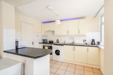 Click the photo for more details of Bassett Avenue, Bassett, Southampton, Hampshire, SO16