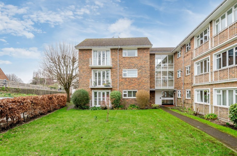 Click the photo for more details of North Walls, Regnum Court, PO19