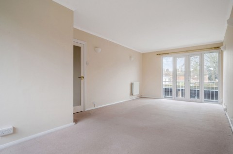 Click the photo for more details of North Walls, Regnum Court, PO19